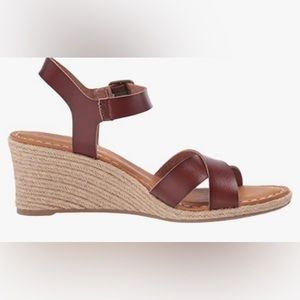 Amazon Essentials Women's
Espadrille Wedge Sandal SZ 10